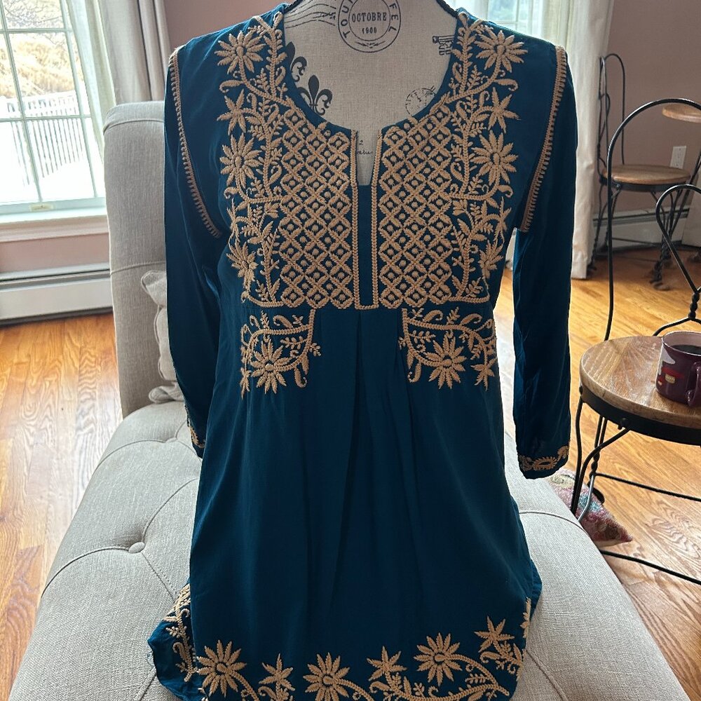 Embroidery blouse - Picture 2 of 8